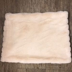 NWT Club Monaco Faux Fur Snood